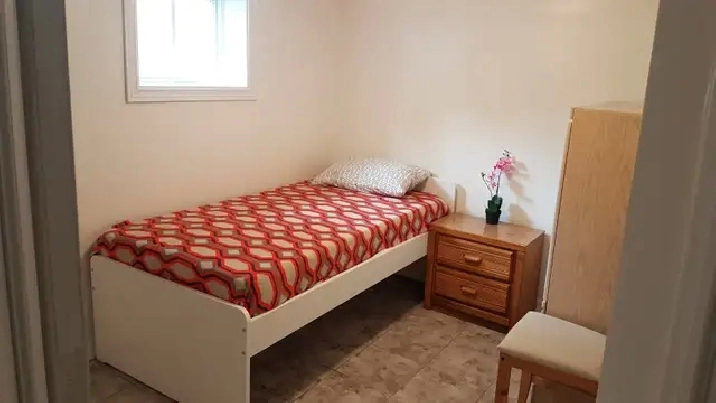 Private Room for Rent-Scarborough-Victoria Park Subway-April 1st