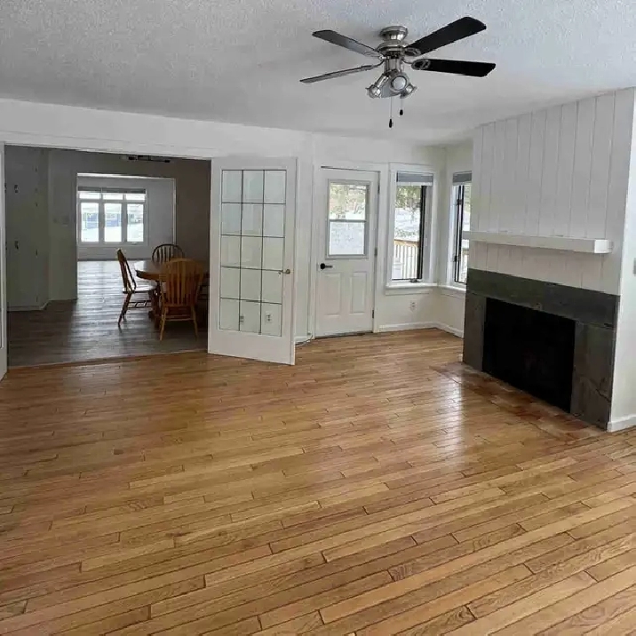 Beautifully Renovated 3-Bedroom Home Bracebridge – Available Now