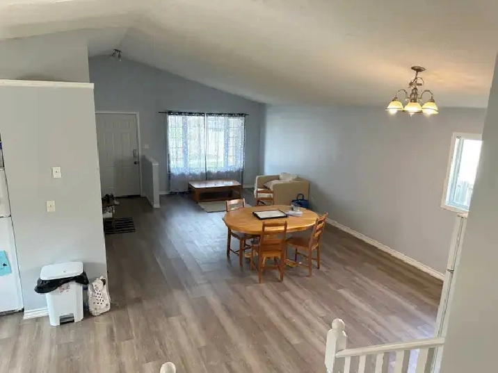 2 rooms Fanshawe student house on Thurman May 1, 2026 ALL INCLSV