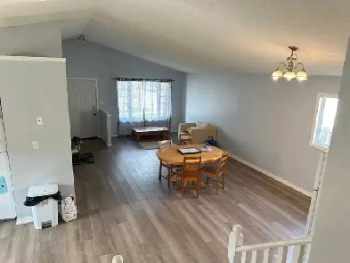 2 rooms Fanshawe student house on Thurman May 1, 2026 ALL INCLSV