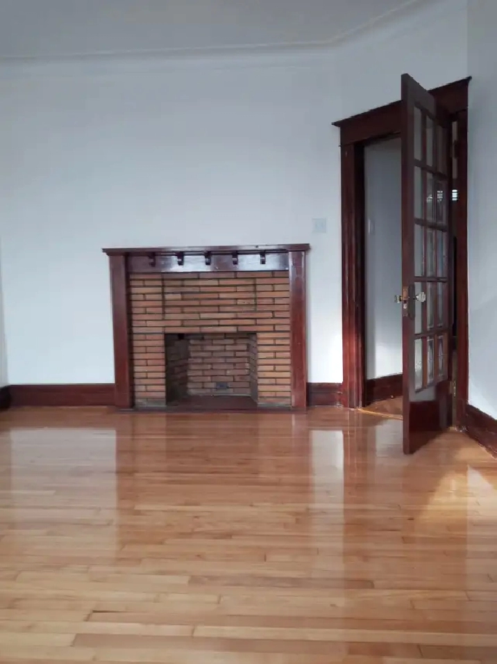 61I2-Lachine-renove,ensoleille,pres de Centre-Ville a louer.