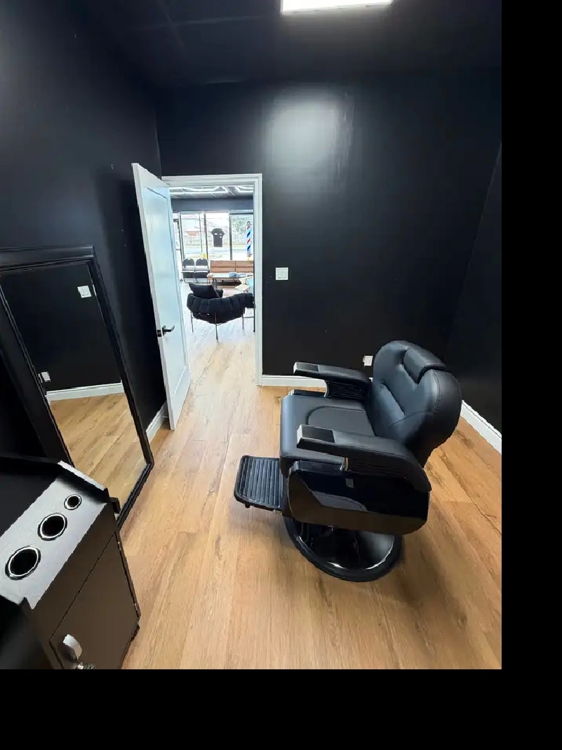 Barber Room for rent