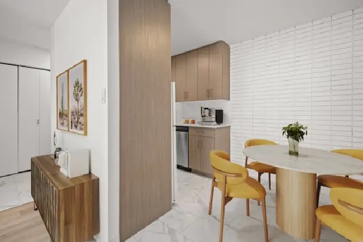 SPACIOUS 1 Bedroom Apartment! Available May 1st!