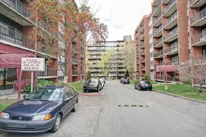 Superbe 1 1/2 à louer – Ste-Foy  | Emplacement exceptionnel