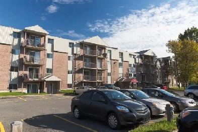 4 1/2 Vanier - ascenseur- proche des commodités- 1er mai