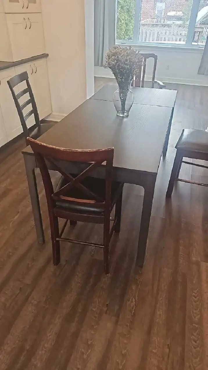 3 bedroom off main st !