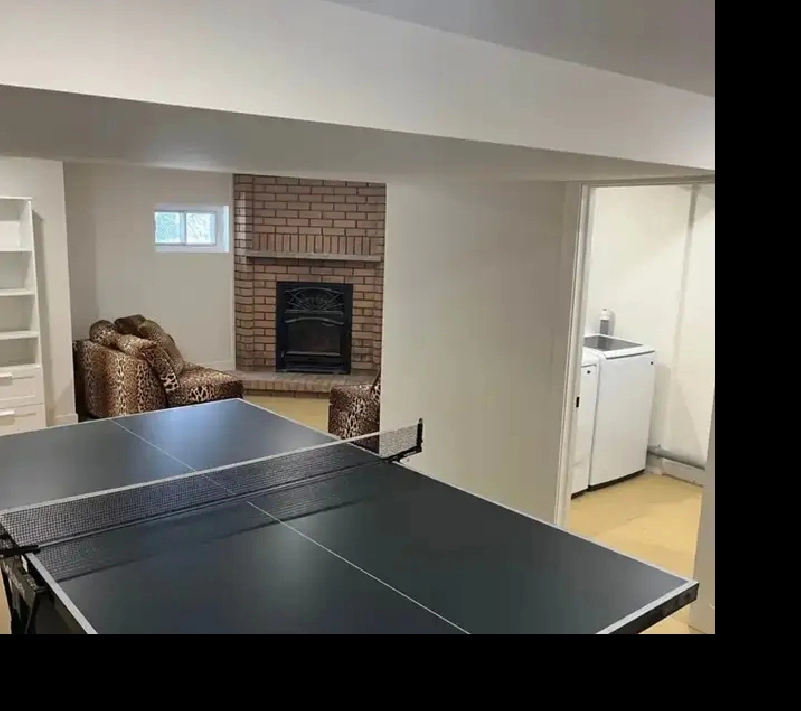 STUDENT HOUSING AVAILABLE – 5 BEDROOM HOUSE