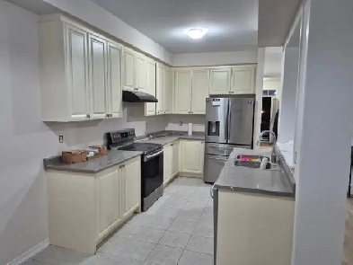 4 BEDROOMS DETACH HOUSE