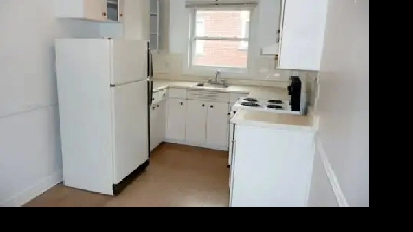 Beau très grand 3 ½  CDN, rue Kindersley, 1er juillet