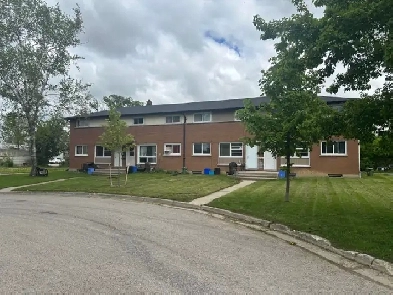 odsp and Ontario works welcome (room for rent)