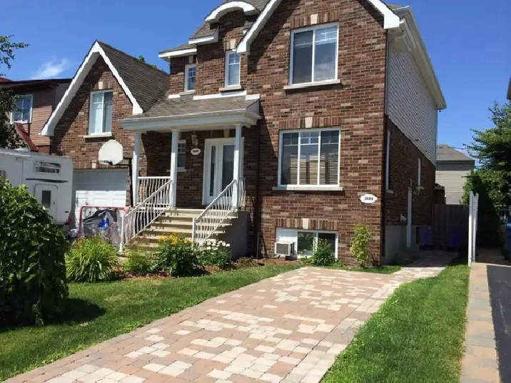 Longueuil Parc de la cité (St-Hubert) 1 mois à 1 an !