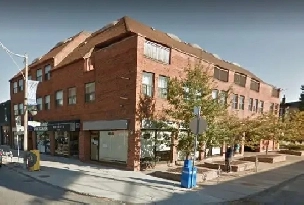 Very charming, bright and spacious bachelor at Lawrence/Yonge