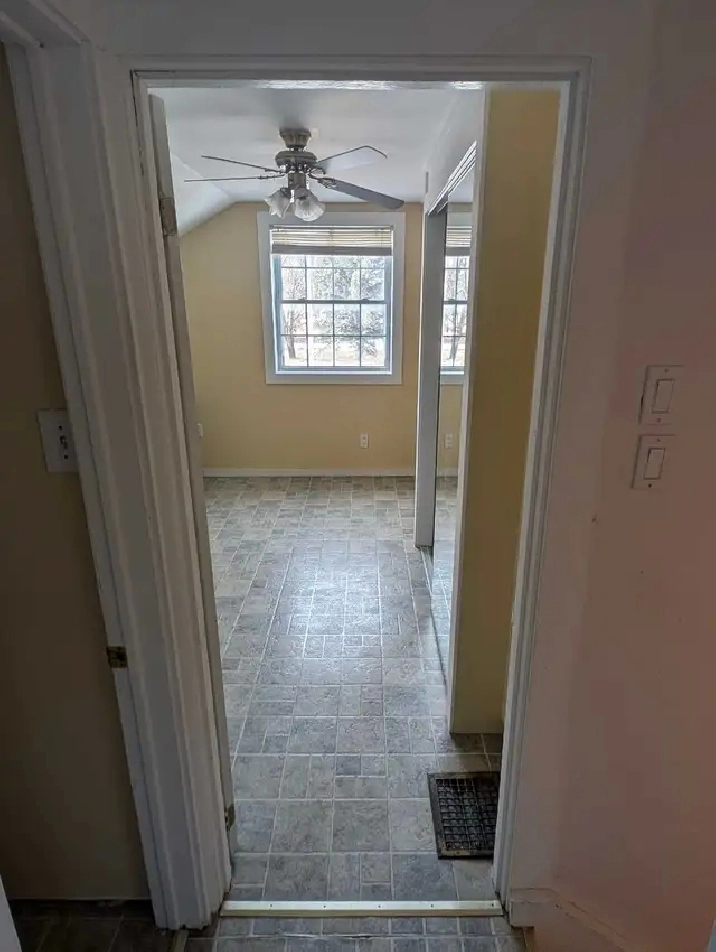 Room for rent $900 utilities, fiber internet, parking included