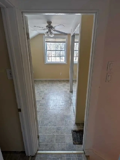 Room for rent $900 utilities, fiber internet, parking included