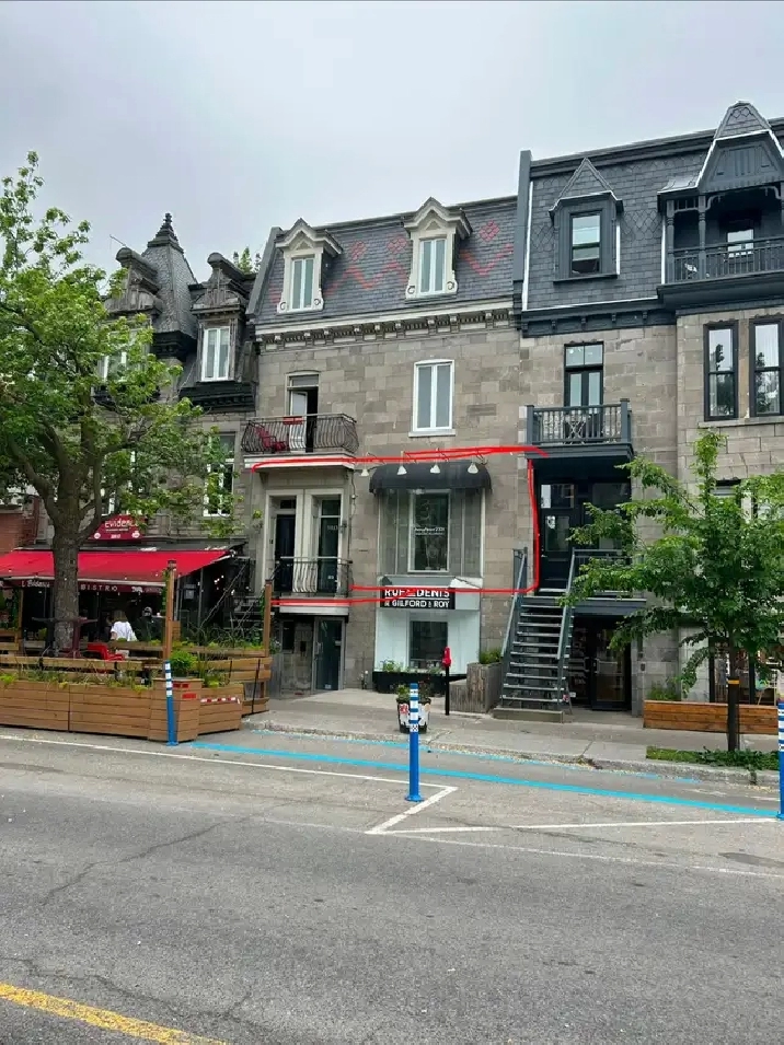 Idéal pour bureau et commerce de proximité Plateau