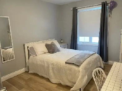 FURNISHED FEMALE STUDENT ROOM RENTAL ALL INCLUSIVE $975 SUDBURY