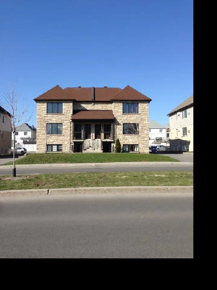 4 1/2 à louer, Chomedey, Laval