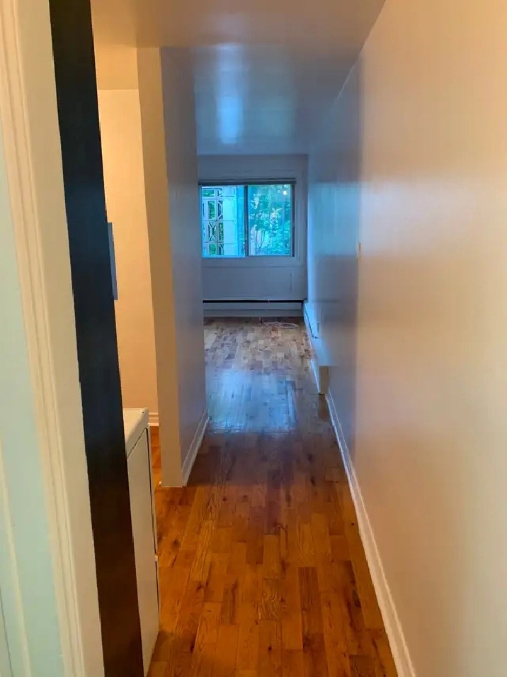 À 5 min.  de marche du Métro Rosemont 2 1/2