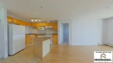 2 Bed / 2 Bath South Side Apartment with Parking