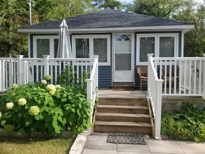Tiny Beaches Cottage For Rent near Wasaga Beach