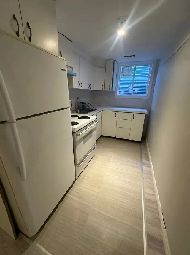 ROOM FOR RENT IN NEWMARKET - YONGE AND DAVIS