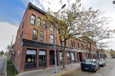 700 sf GROUND FLOOR SPACE AVAILABLE BEAUTIFUL DOWNTOWN COBOURG