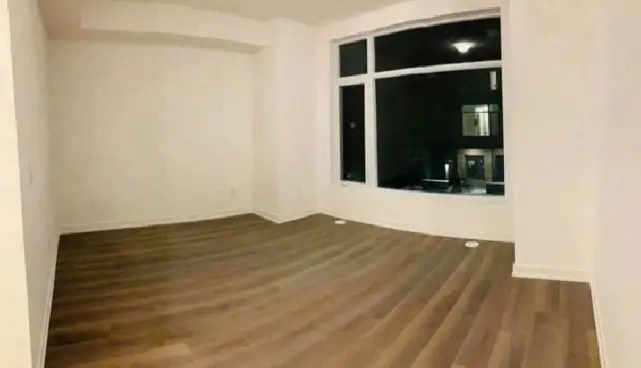 SHARED ROOM FOR RENT