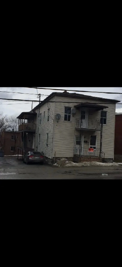 grand 3 1/2 avec salle de lavage