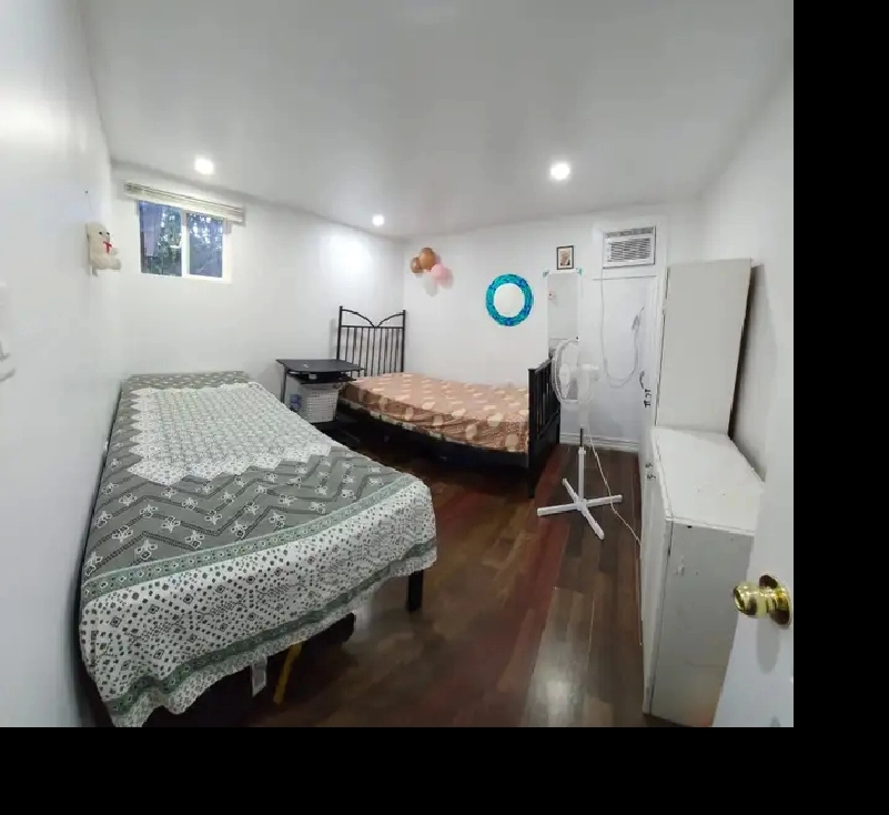 SHARING ROOMS,GIRLS/BOYS/COUPLES  MAIN FLOOR APRIL 01