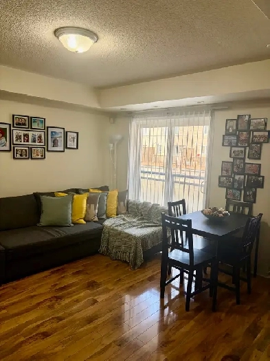 Two bdr stacked townhouse apartment for lease stating m