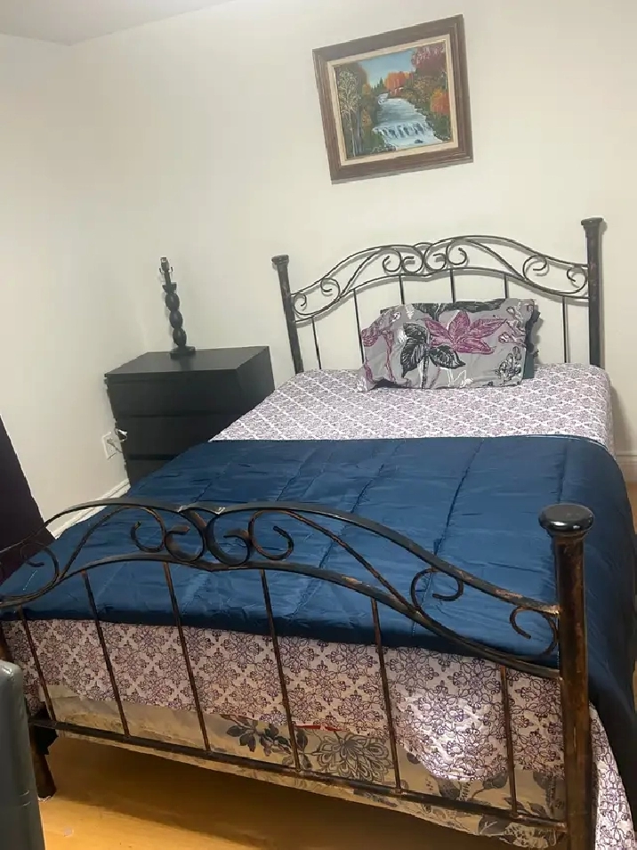 Grande chambre meublée tout compris libre 1er avril