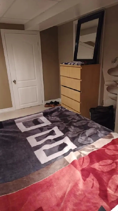 Furnished Bedroom for Rent - Ideal for Working Professionals