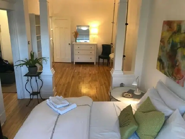 DOUBLE ROOM FOR WOMEN ONLY