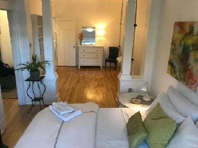 DOUBLE ROOM FOR WOMEN ONLY