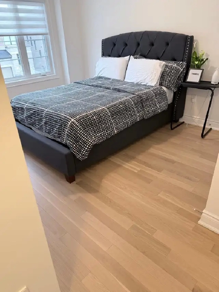 Private room for rent-Female only- in West Brampton