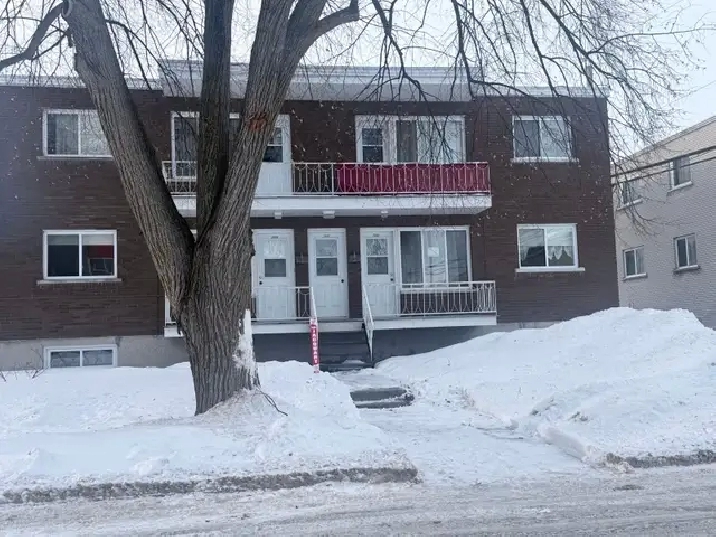 immeuble de 4 logements et 3 garages à vendre à Saint Hyacinthe