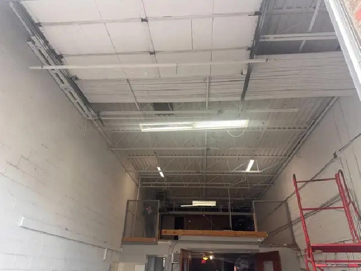 2000 sqft warehouse for rent