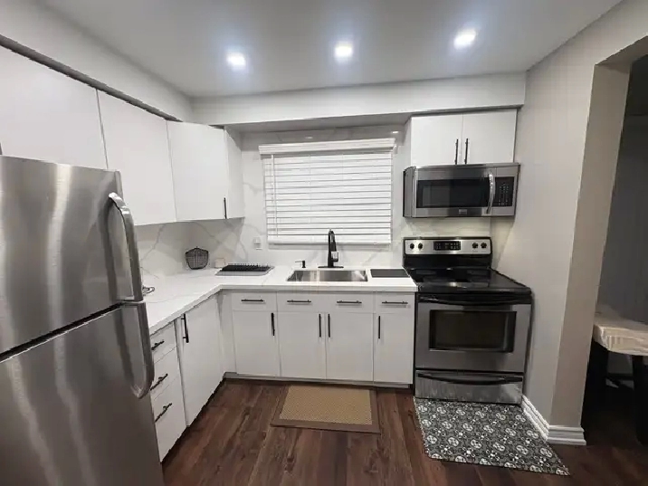 3 Bedroom House Furnished in ETobicoke for Working professionals