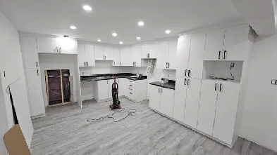 AucunEscalier Rénové  5 chambres/Bureaux/SalleRangement/SalleJeu