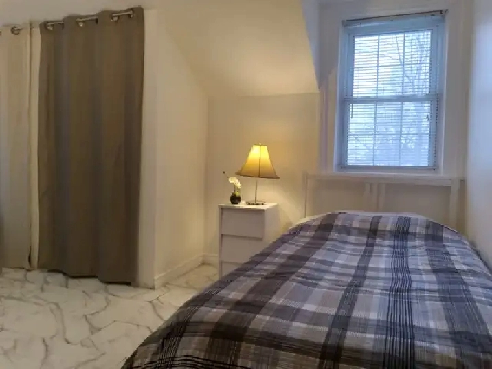 Alliston-Room For Rent