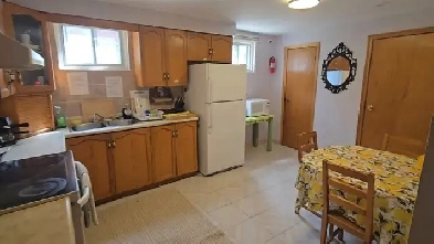 CLEAN ROOM FOR RENT, WIFI, Utilities included, SQUARE ONE