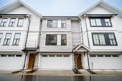 ✨ STUNNING 3 BEDROOM TOWNHOUSE IN WILLOUGHBY LANGLEY ✨