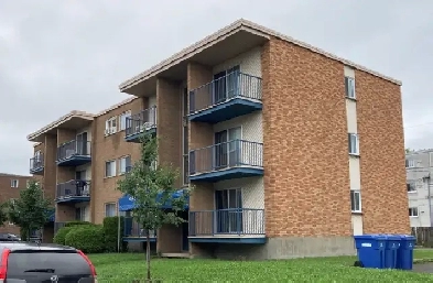 4 1/2 à Charlesbourg 49e rue Ouest pour juin ou juillet