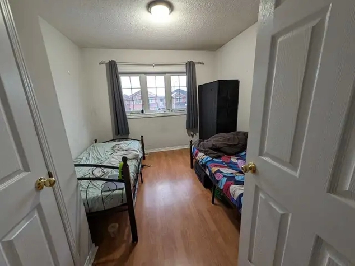 Shared room for rent for boy in Mississauga