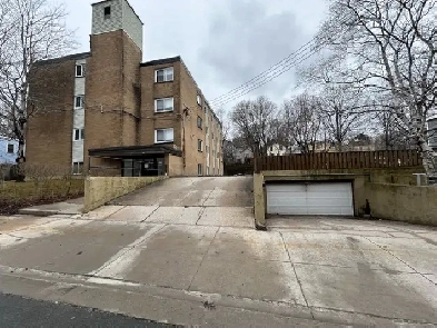 26-030 Bright bachelor apartment in Dartmouth