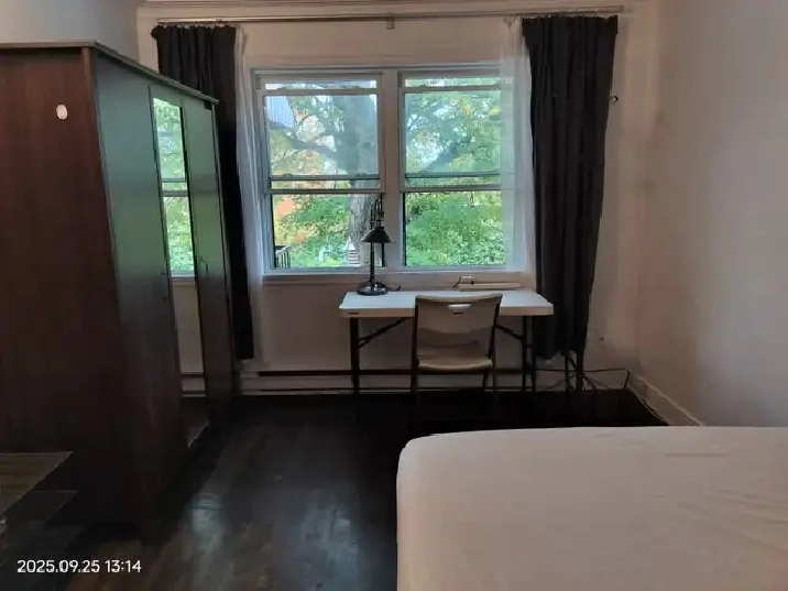 Big room for short term rental, Close metro Monk, All included.