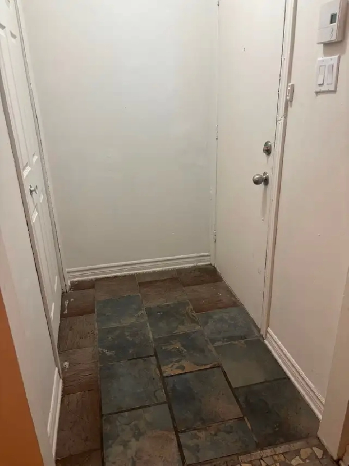 Grand 3 1/2 à Homa avec electros et internet haute vitesse au 3e