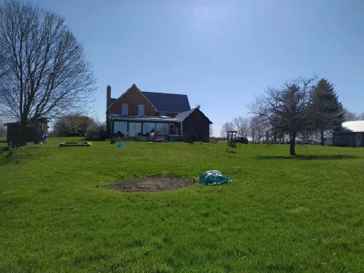 Private Room for Rent – Peaceful Farmhouse Living