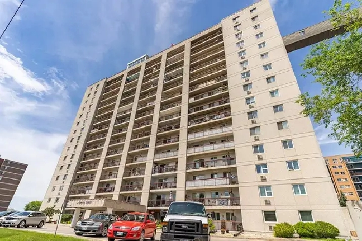 2-Bedroom Apartment with Park Views – 133 Niakwa Rd