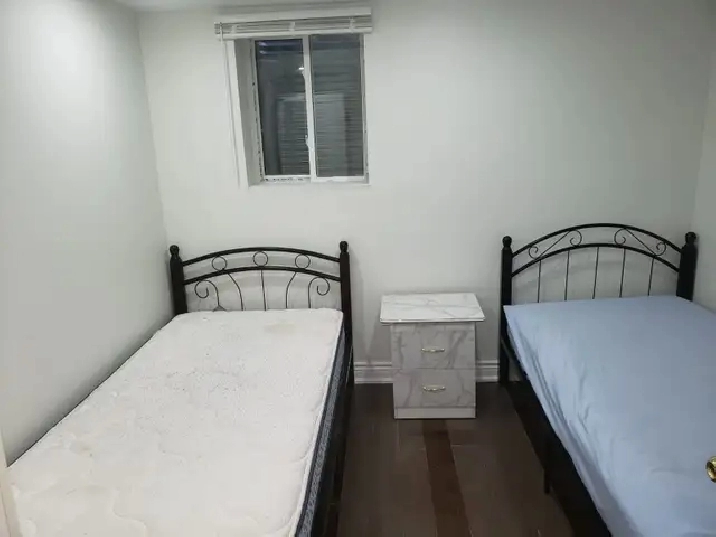 SHARING ROOMS,GIRLS ,LEGAL UPPER LEVEL  BASEMENT APRIL 01